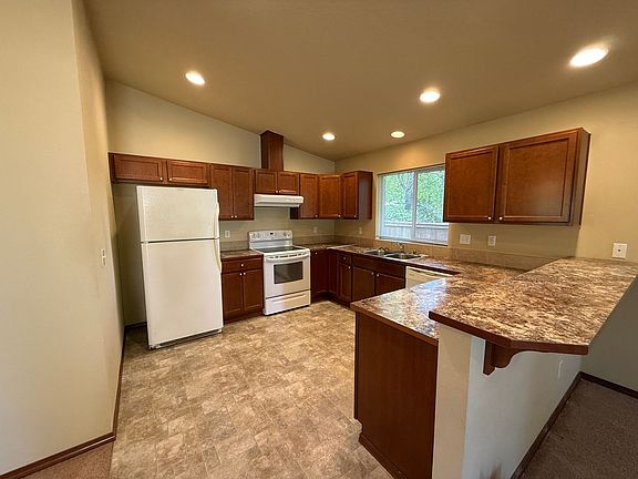 4th image of 4300 NE 137th Ave