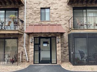 6319 W 64th Pl APT 2N, Chicago, IL