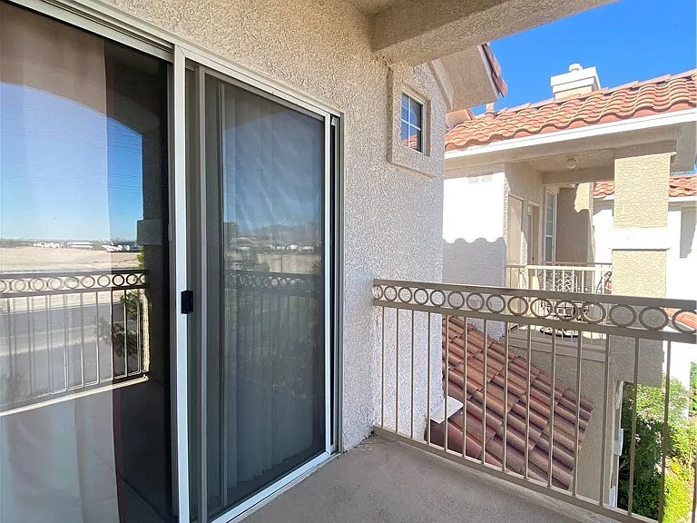 8555 W Russell Rd #2106 — Photo 16