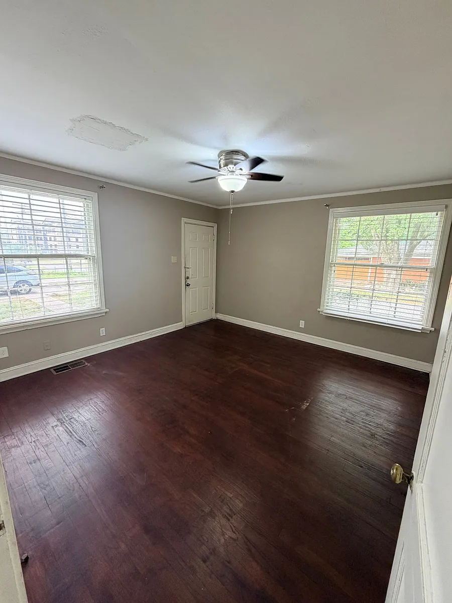 Photo 2 of 10 - 1353 Glen Oak Pl #B - Shreveport, LA Building Photo - 1353 Glen Oak Pl #B