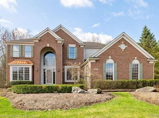 3809 Piedmonte Dr, Rochester, MI 48306