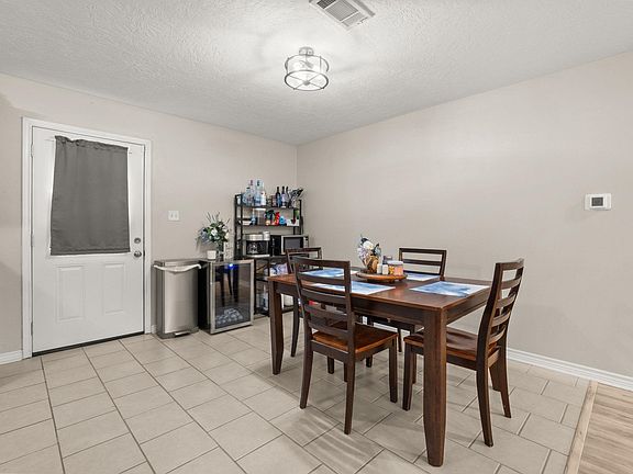 5th image of 244 Jacks Cir