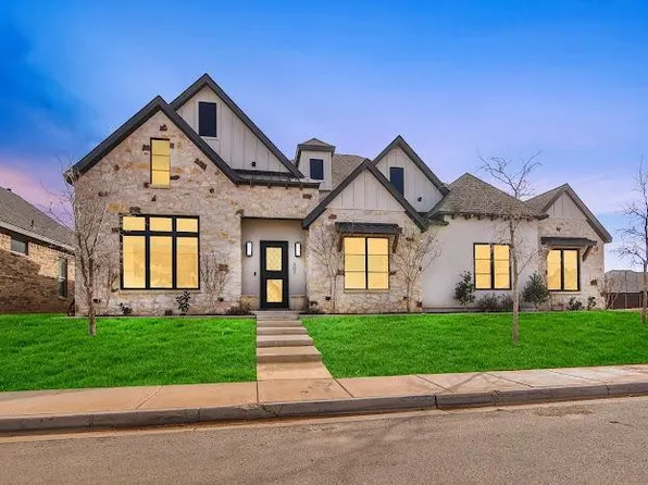 601 N 12th St, Wolfforth, TX 79382