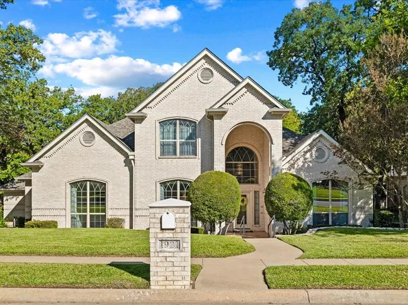 1921 Clear Creek Dr, Weatherford, TX 76087