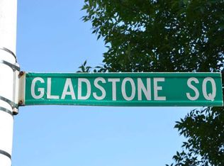 2 Gladstone Sq, Brampton, ON L6S2H5