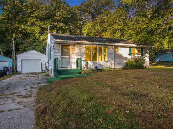 425 Woodland Ave, Belding, MI 48809