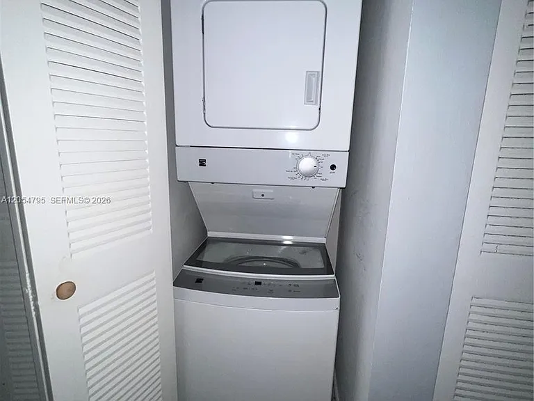 5801 Riverside Dr #104B3 — Photo 4