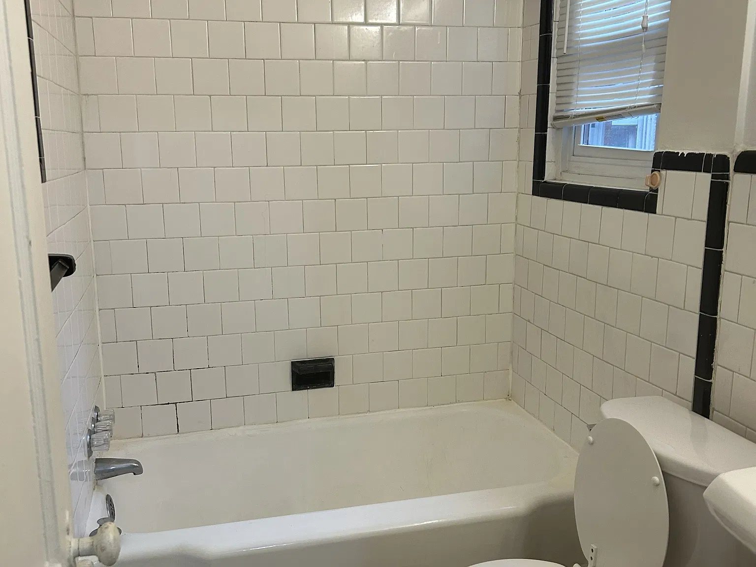 1 bed, $1,100 — Photo 1
