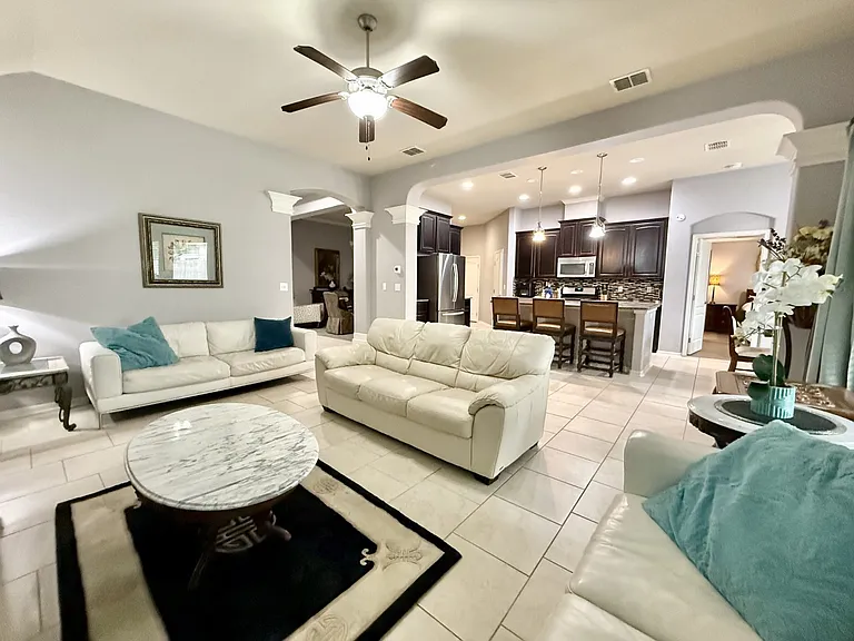 2109 Cardinales Ln — Photo 5