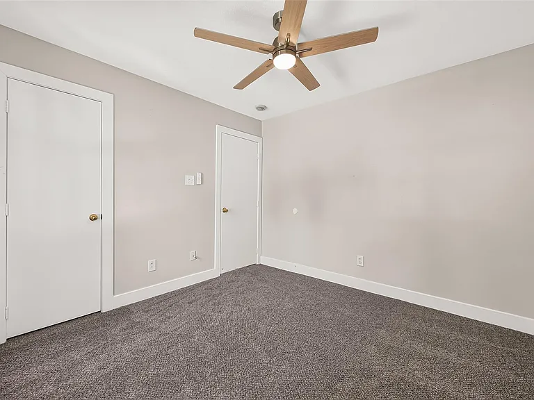 18174 Woodsdale Ct — Photo 17