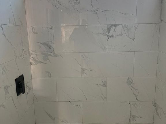 4th image of 8241 Whitsett Ave APT 9
