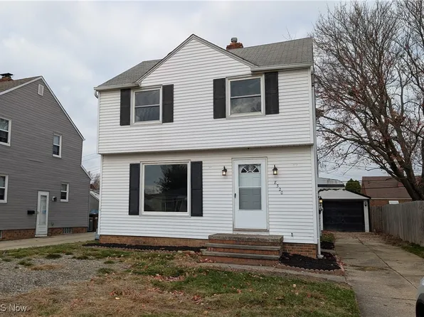 8320 Parmenter Dr, Parma, OH 44129