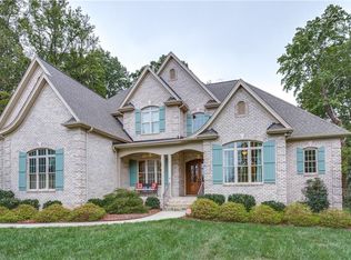 4 Whaton Oaks Ct, Greensboro, NC 27408