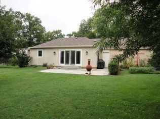 216 S Ridgewood Dr, Wichita, KS 67218