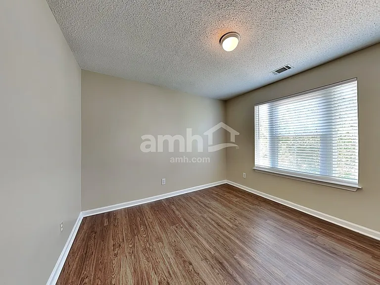 100 Summerchase Dr — Photo 22