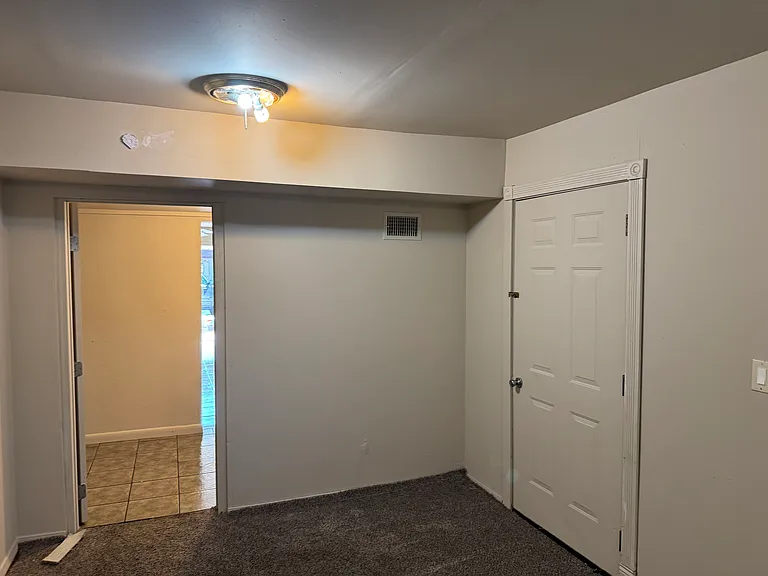 708 La Salle Way — Photo 14
