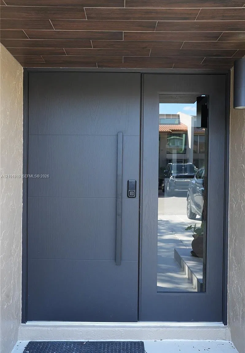 701 E Coco Plum Cir — Photo 4