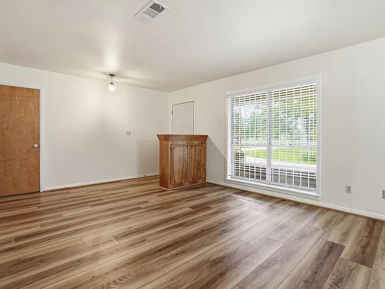10240 Post Oak Dr — Photo 10