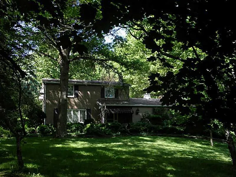 221 Brookside Rd photo 1