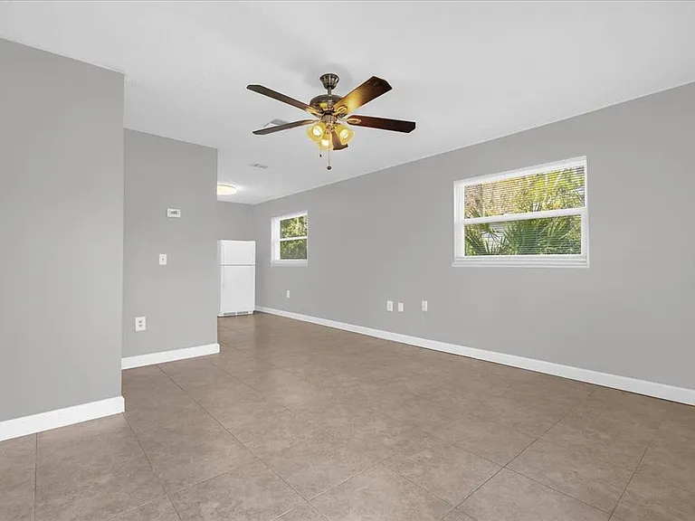 284 Short St — Photo 4