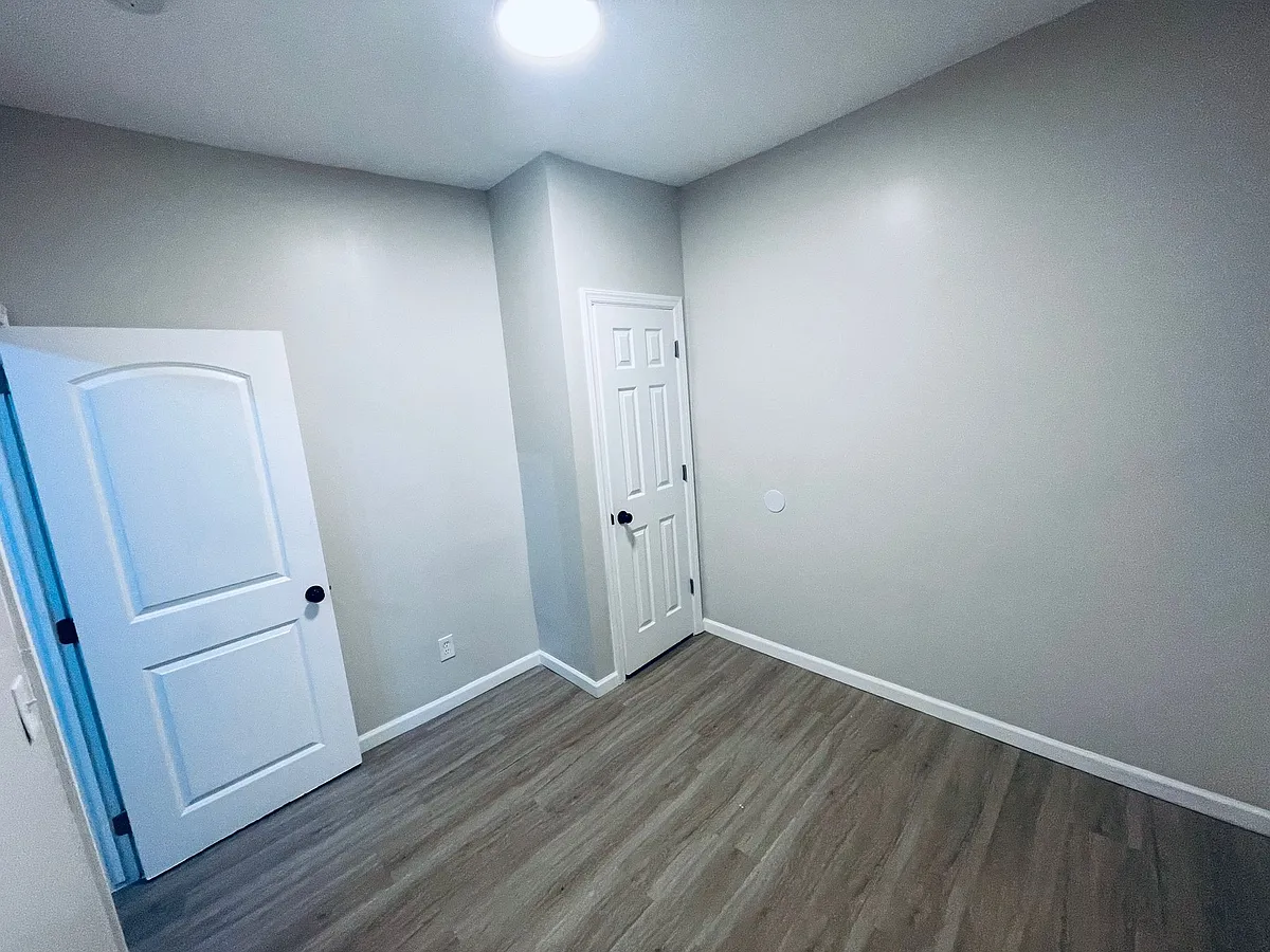Building Photo - 474 River St #2G