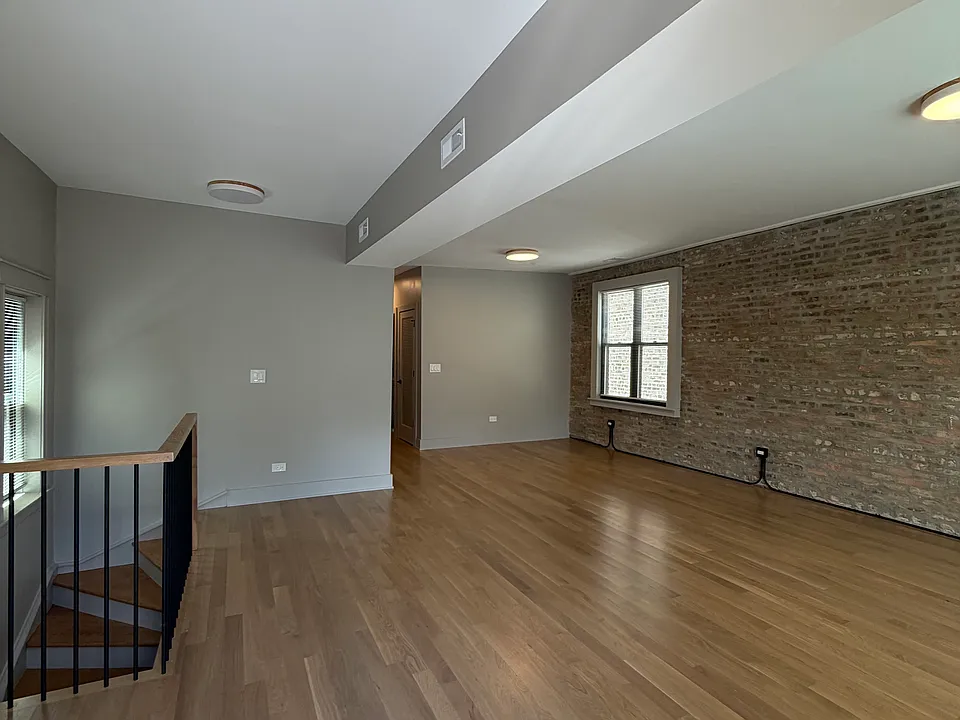 3530 W Dickens Ave #2