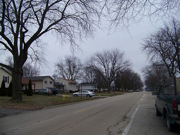 5th image of 115 W Fullerton Ave