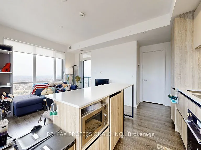 7950 Bathurst St #B2304 — Photo 17