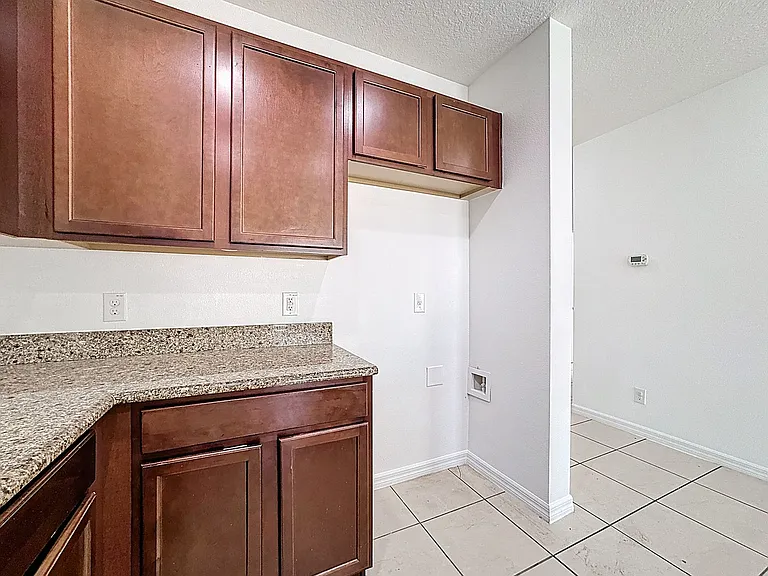 662 Vitoria Rd — Photo 14
