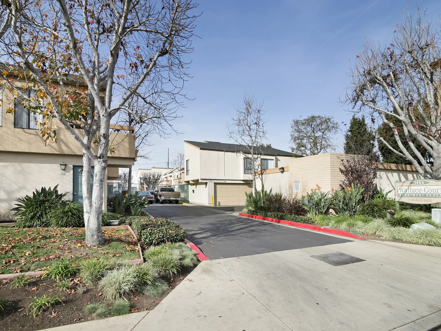 Wallace Court Apartments — Photo 3