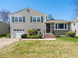 22 Baldwin Rd, Edison, NJ 08817
