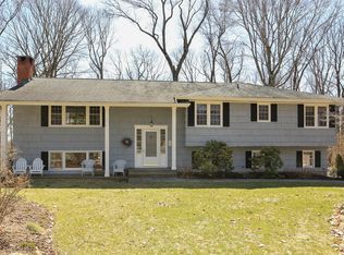 23 Surrey Ln, Ossining, NY 10562