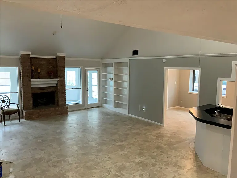 614 Ellingham Dr — Photo 4