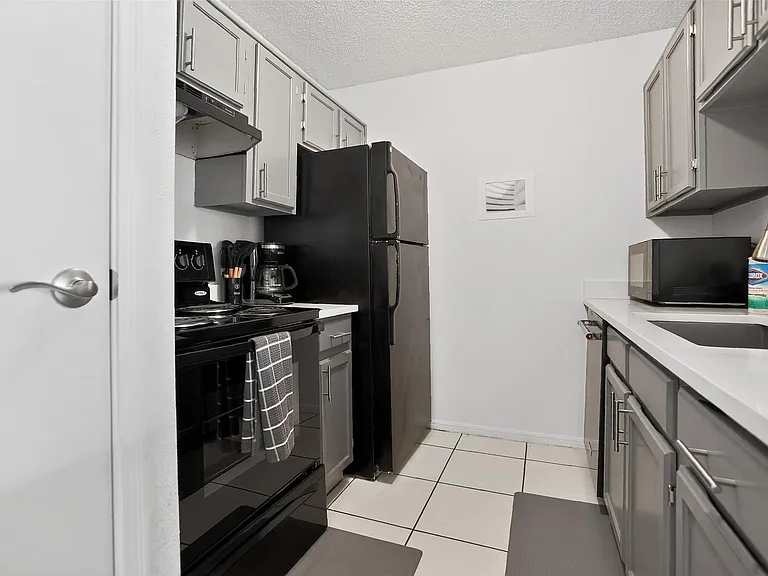 3770 Lovers Wood Ln #610 — Photo 10