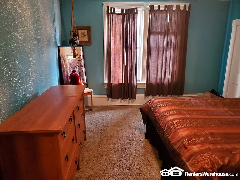 105 W Franklin St — Photo 4