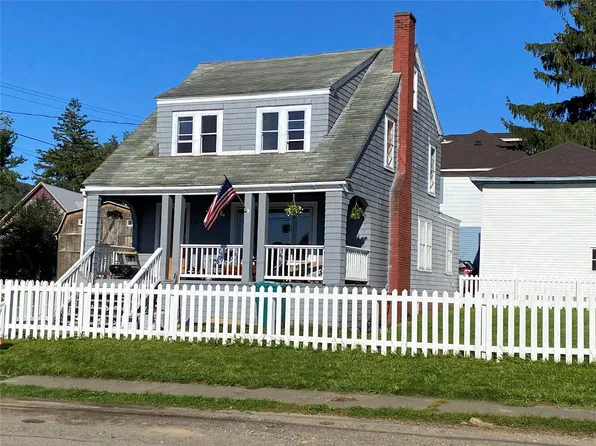 6 Railroad St, Clarendon, PA 16313