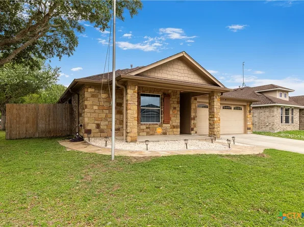 320 Silverado Trl, Victoria, TX 77901