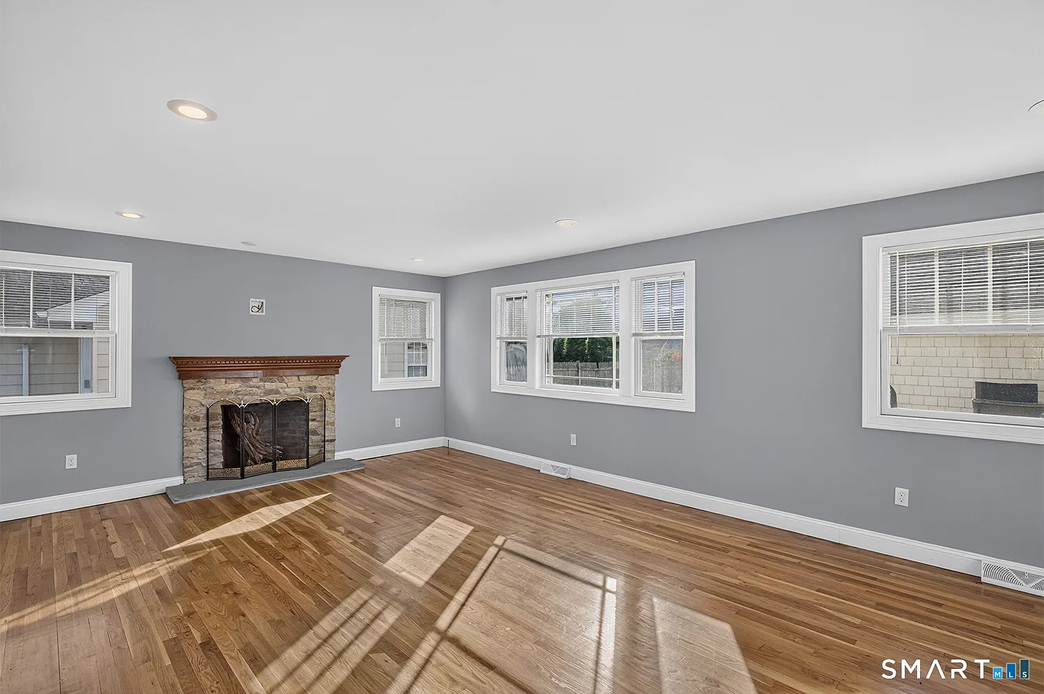 135 York St — Photo 3