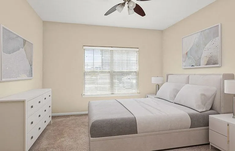 Claiborne Crossing Apartments — Photo 13