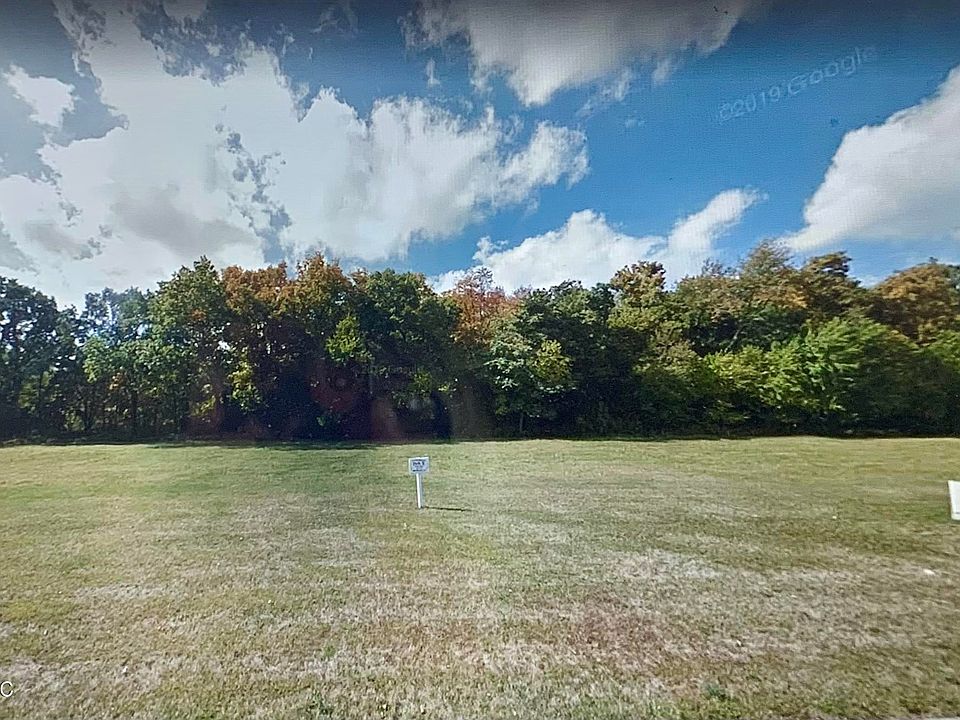 2nd image of 906 Nottingham Dr