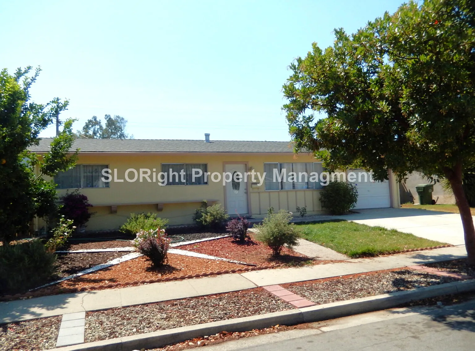 3 bed, 1.5 bath, 1040 sqft, $2,900 — Photo 1