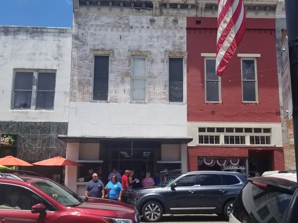 316 N Magnolia St #200, Laurel, MS 39440