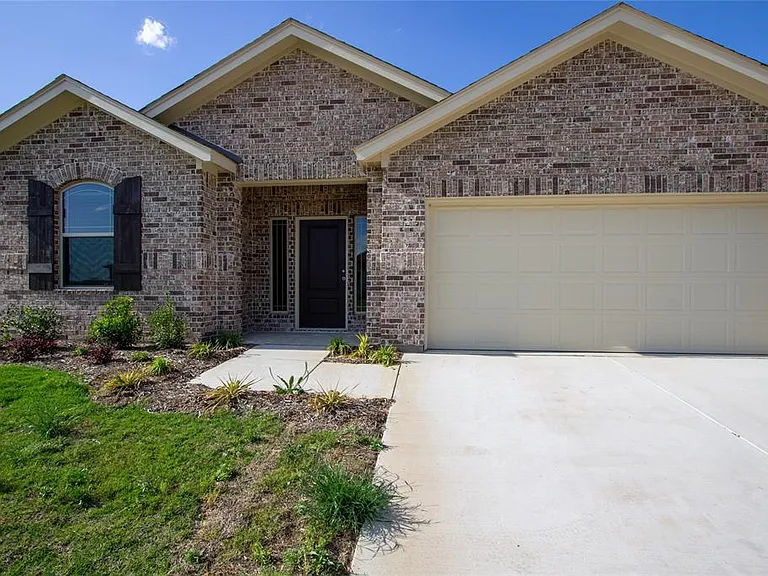 405 Stoneridge Dr — Photo 3