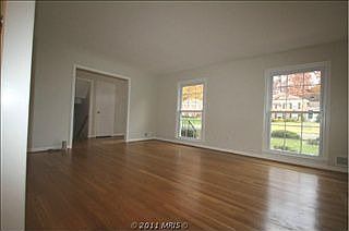 3rd image of 7423 Venice St