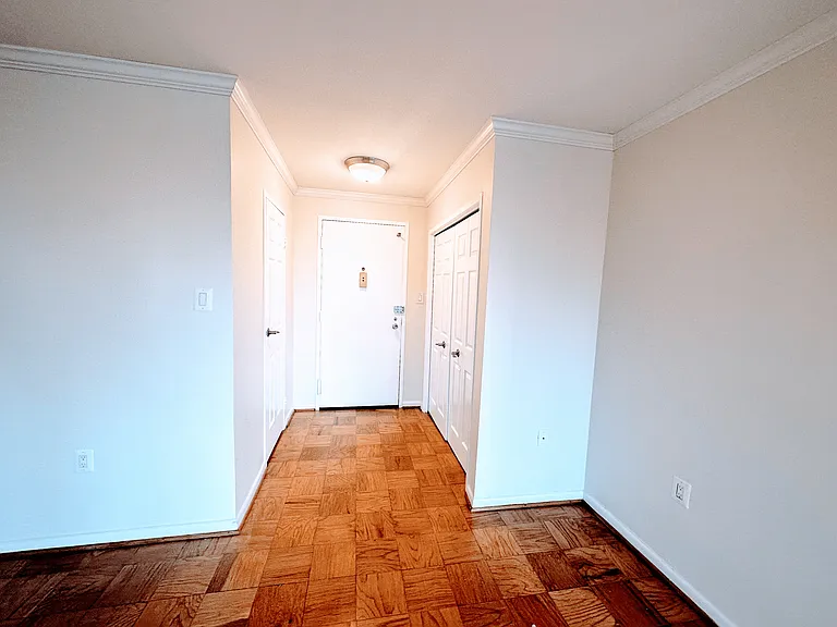 10500 Rockville Pike #527 — Photo 10