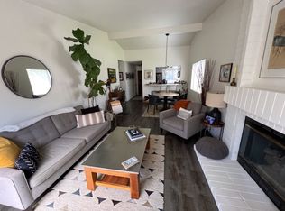 6865 Pear Tree Dr, Carlsbad, CA 92011