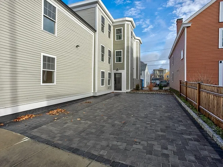 4 Hardy St #2 — Photo 7