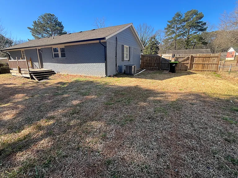 8206 Sussex Dr — Photo 18