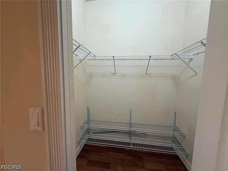 217 NE 21st Pl — Photo 12
