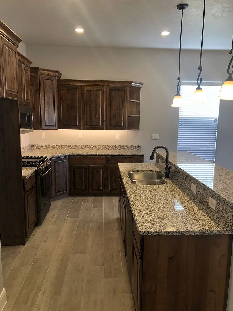Hurricane Townhome — Photo 3